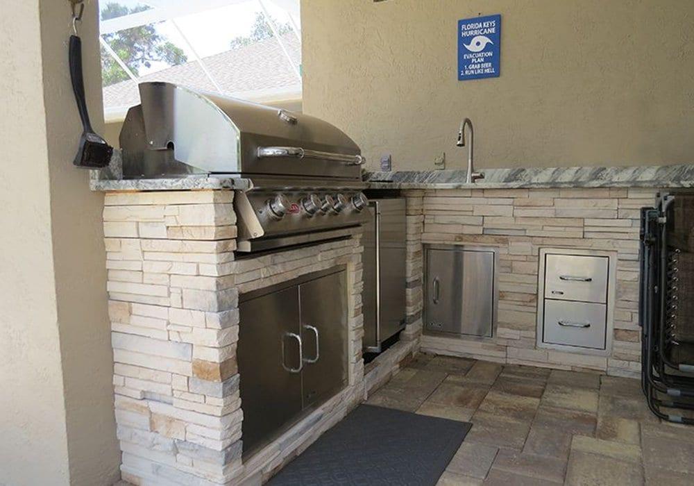 Split-Face Walls & Planters — Paver Mac project photo 4